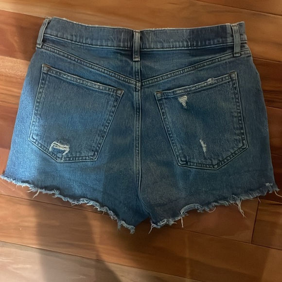 Abercrombie The Mom Short - Picture 2 of 3